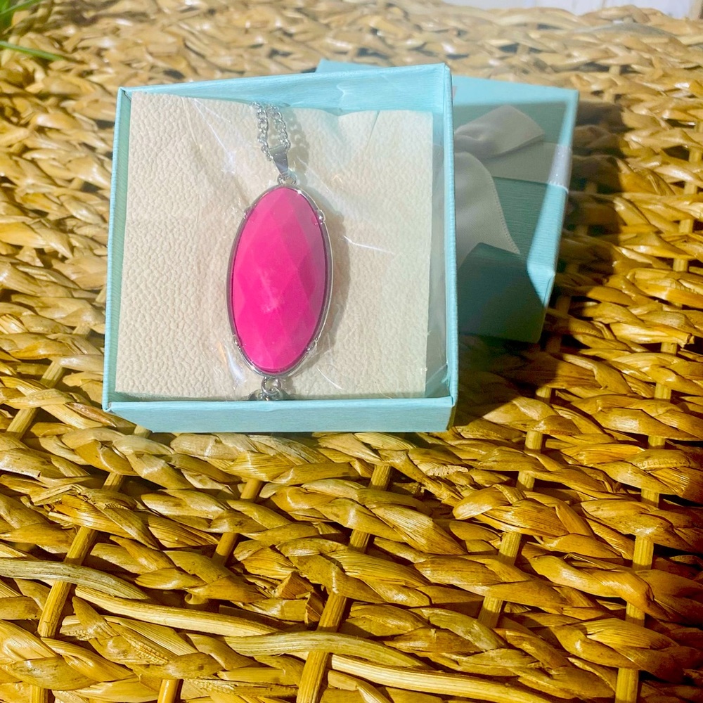 Reversible long necklace with silver chain